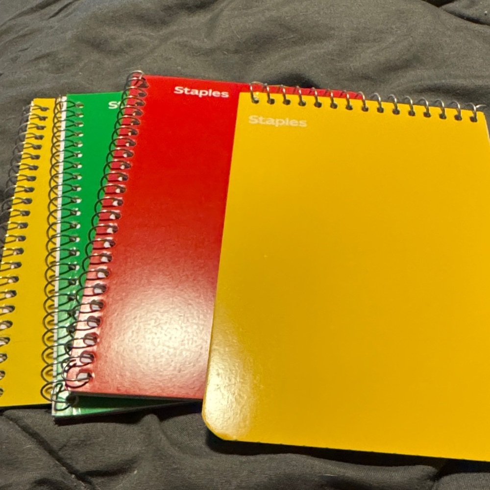 9 Staples Notebooks Set - Picture 8 of 9